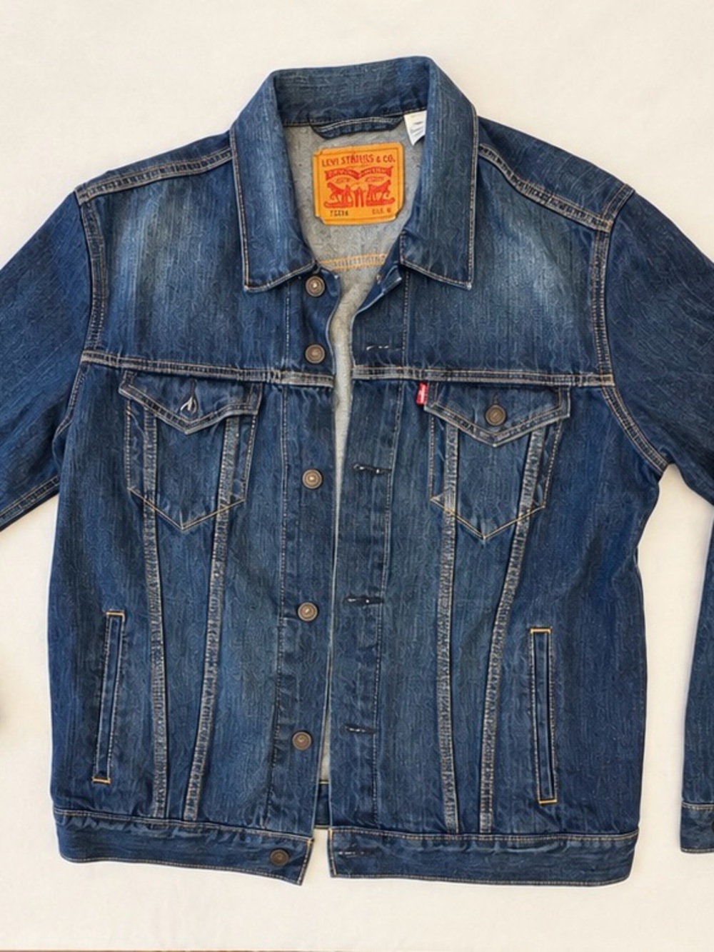 Levi’s Men’s Large 72334 Denim Trucker Jacket Blue Jean Red Tab Button Front